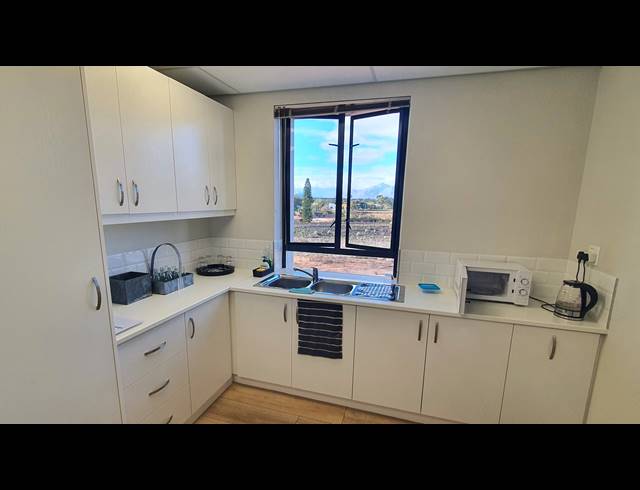 22M² OFFICE TO LET IN PAARL CENTRAL